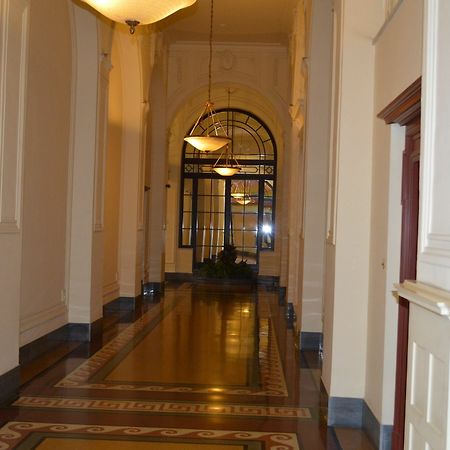 Au Petit Bonheur Apartment Genoa Bagian luar foto