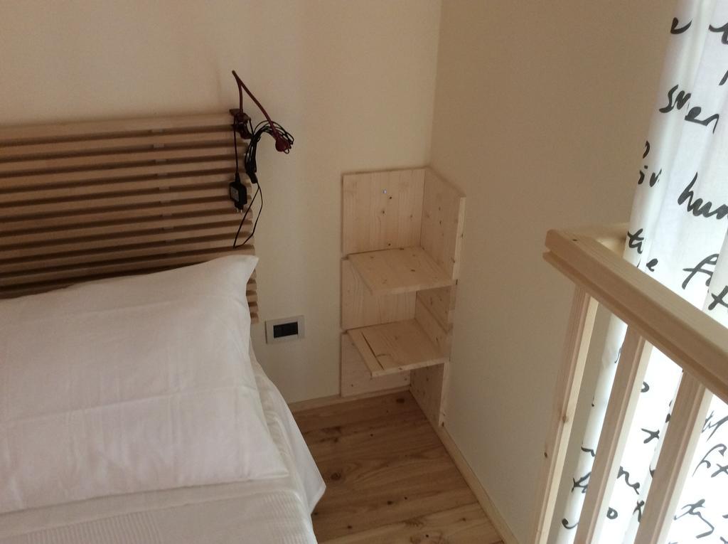 Au Petit Bonheur Apartment Genoa Ruang foto