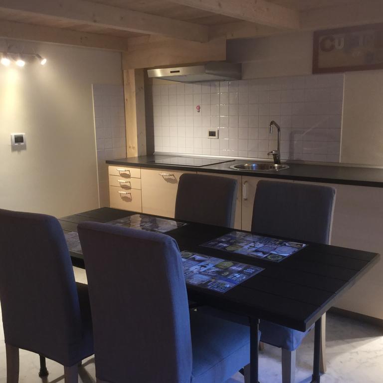 Au Petit Bonheur Apartment Genoa Ruang foto