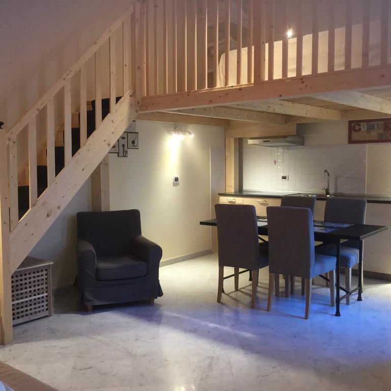 Au Petit Bonheur Apartment Genoa Ruang foto