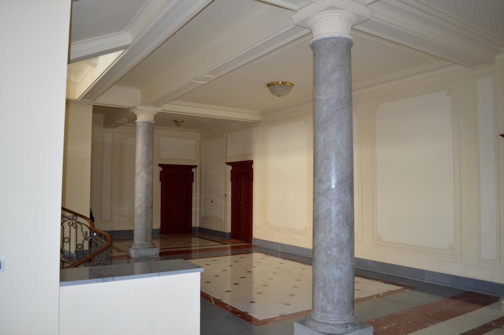 Au Petit Bonheur Apartment Genoa Bagian luar foto