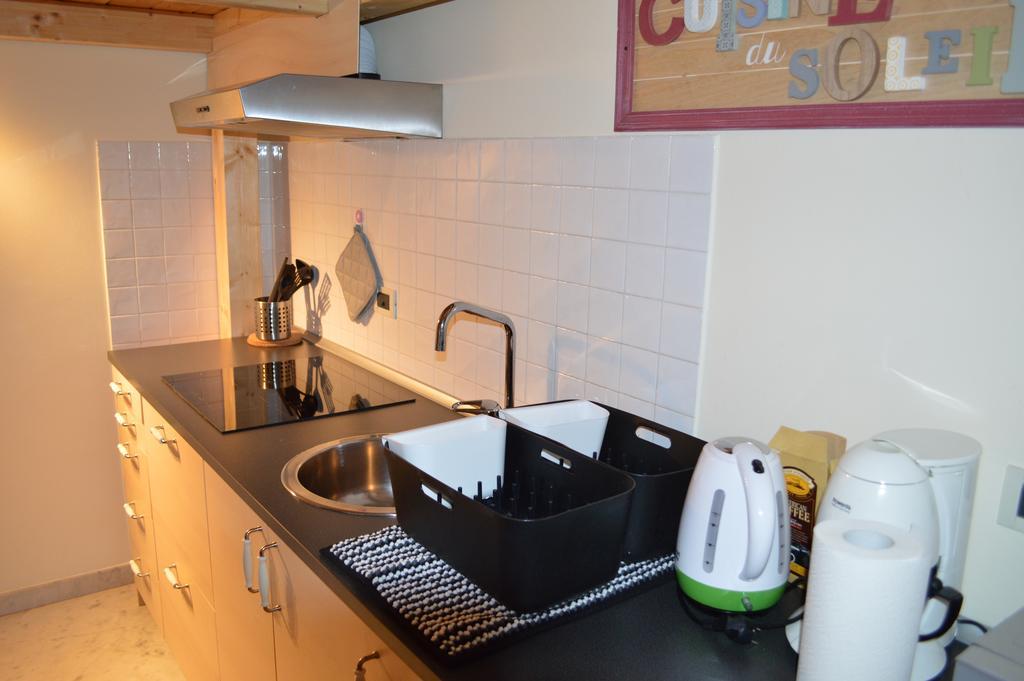 Au Petit Bonheur Apartment Genoa Bagian luar foto