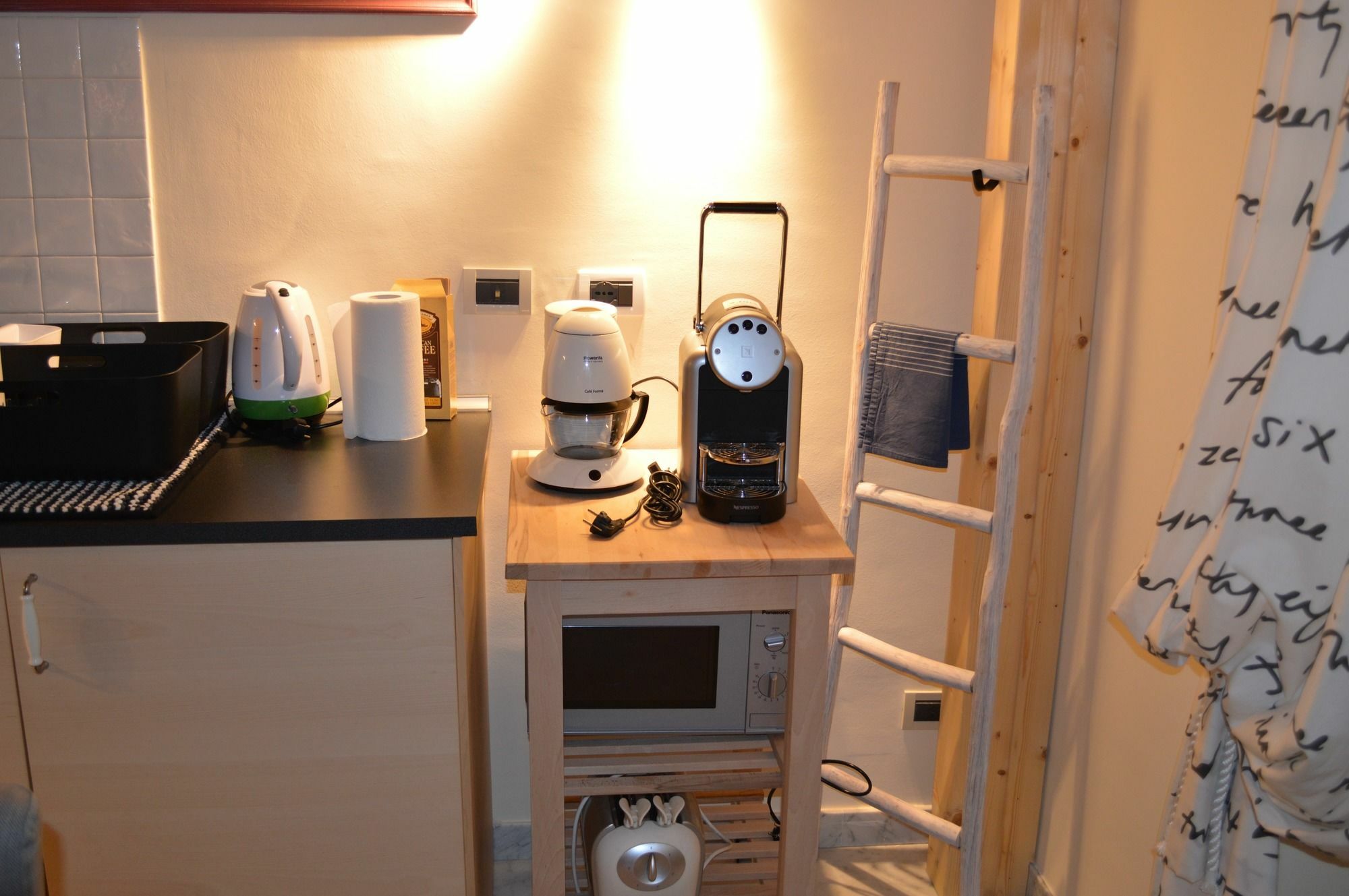 Au Petit Bonheur Apartment Genoa Bagian luar foto