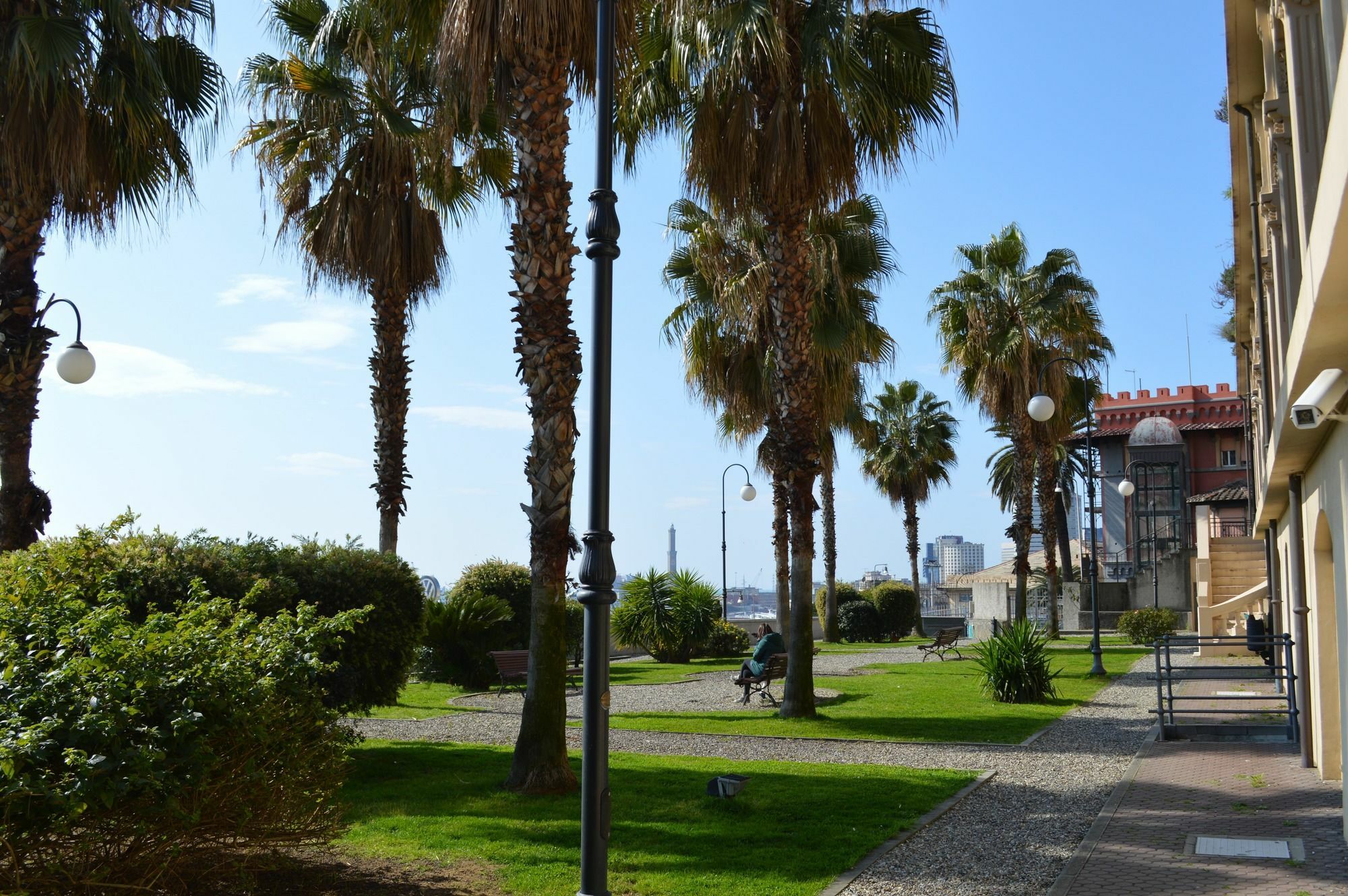Au Petit Bonheur Apartment Genoa Bagian luar foto